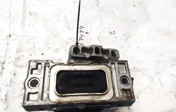 Audi A3 S3 8P Engine mount bracket 1k0199262