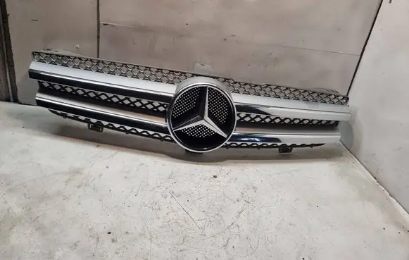 Mercedes-Benz CLS C219 Front grill A2198801083