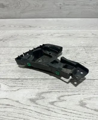 Volvo V60 Front bumper mounting bracket 31425464