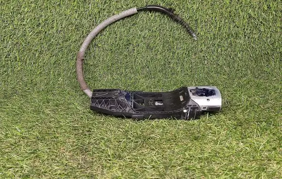 Volkswagen Jetta VI Front door exterior handle/bracket 5N0837885H 5N0839885H 7N0837017B