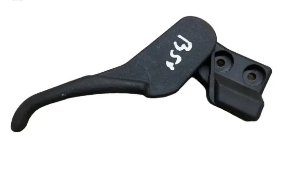 Volkswagen PASSAT B5.5 Engine bonnet (hood) release handle 3B1823533