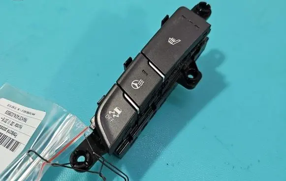 Hyundai i30 Seat control switch 93300S0030 IMPRK1549588