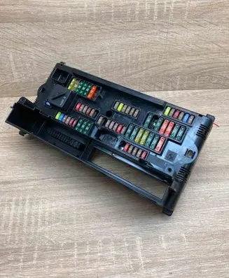 BMW 5 F10 F11 Fuse module 9252815 17033442