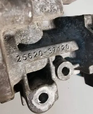 Toyota Auris E180 EGR valve 2562037120 7k20 5c13