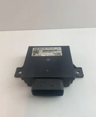 Volkswagen PASSAT B7 Voltage converter/converter module 3AA919041