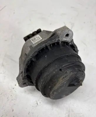 BMW 5 G30 G31 Engine mount bracket 6860478 100217183752