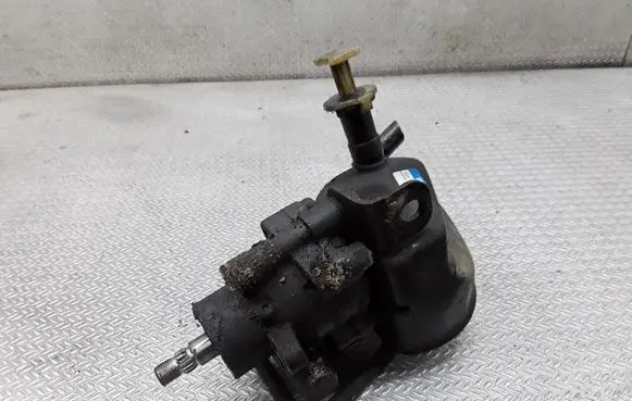 Mazda 626 Power steering pump G54532600A