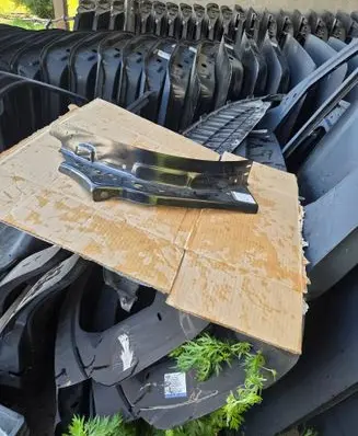 Opel Astra K Fender mounting bracket 39091497