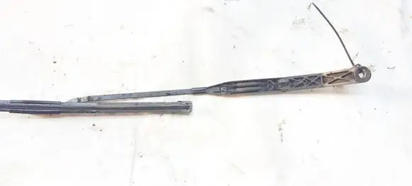 Mitsubishi Carisma Front wiper blade arm