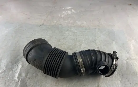 Audi A8 S8 D3 4E Air intake duct part 4E0145747D