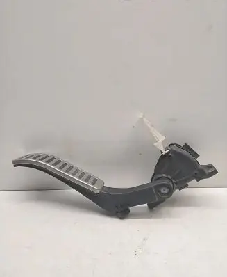 Volkswagen Touareg I Accelerator throttle pedal 7L6723507