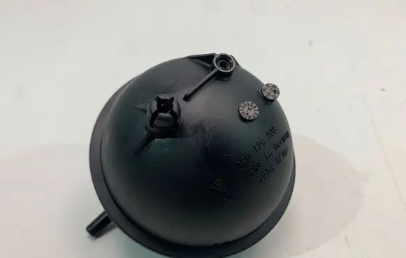 Vacuum air tank