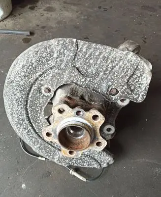 Rear wheel hub