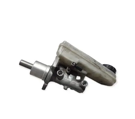 Mitsubishi Colt Master brake cylinder 32067272
