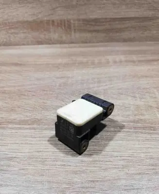 BMW 1 E81 E87 Airbag deployment crash/impact sensor 6911003 0285003900 65776911003