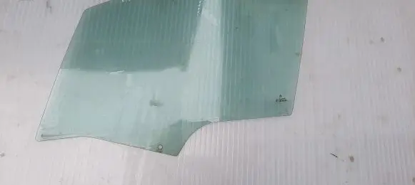 Citroen C3 Front door window glass four-door