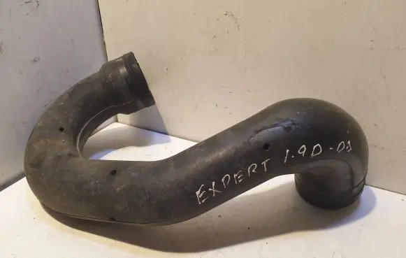 Peugeot Expert Intercooler pipe mounting bracket 1475312080