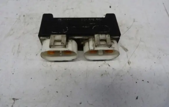 Volkswagen Transporter - Caravelle T4 Other relay 701919908