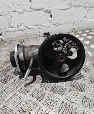 Toyota Avensis T250 Power steering pump