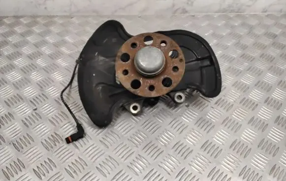 Mercedes-Benz C W204 Front wheel hub 