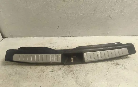 Toyota Avensis T250 Trunk/boot sill cover protection 5838705990