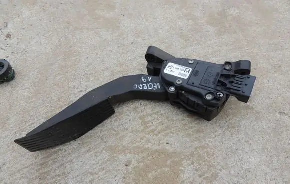 Opel Vectra C Accelerator throttle pedal 6PV00832200 9186724