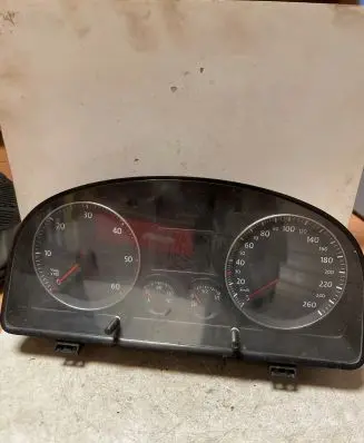 Volkswagen Caddy Speedometer (instrument cluster) 2K0920841C V0021000 VWZ2ZDD0572990