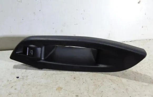 Ford Focus Electric window control switch BM51-A237W21-B