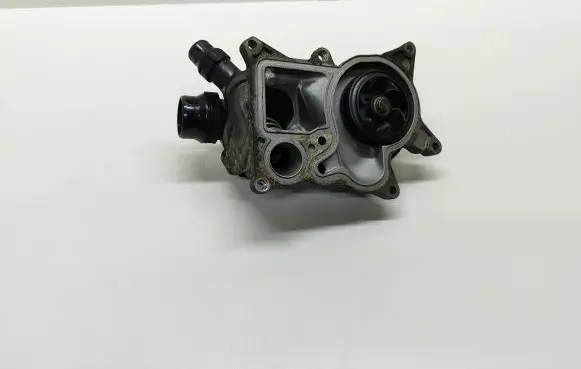BMW 5 F10 F11 Water pump 850732603