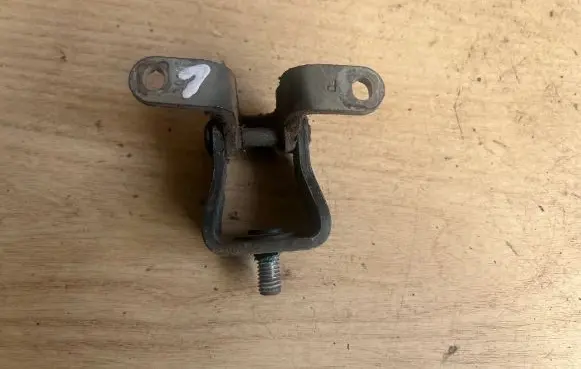 Skoda Octavia Mk2 (1Z) Tailgate/trunk/boot hinge 1Z5827302C