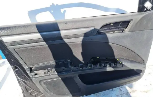 Skoda Superb B6 (3T) Front door card panel trim