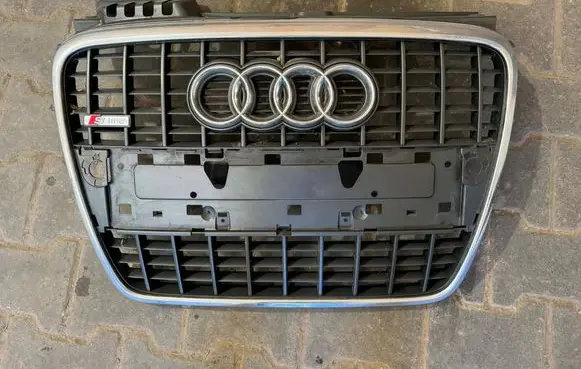 Audi A4 S4 B7 8E 8H Front grill 8E0853651M