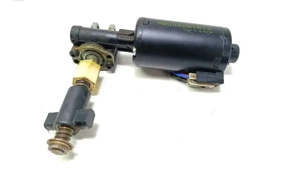 Nissan X-Trail T30 Seat adjustment motor M2002261R13