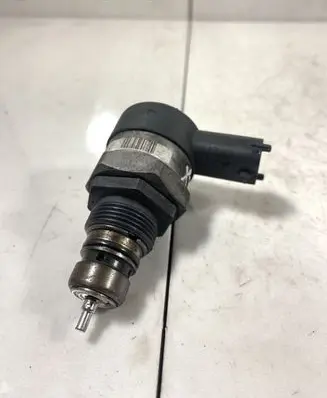 Nissan X-Trail T31 Fuel pressure regulator 0281002800