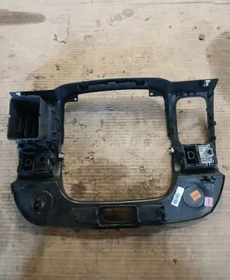 Renault Trafic III (X82) Radio/GPS head unit trim 682600790R