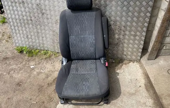 Toyota Avensis Verso Front passenger seat