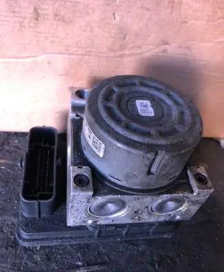 Peugeot 208 ABS Pump 9806891780