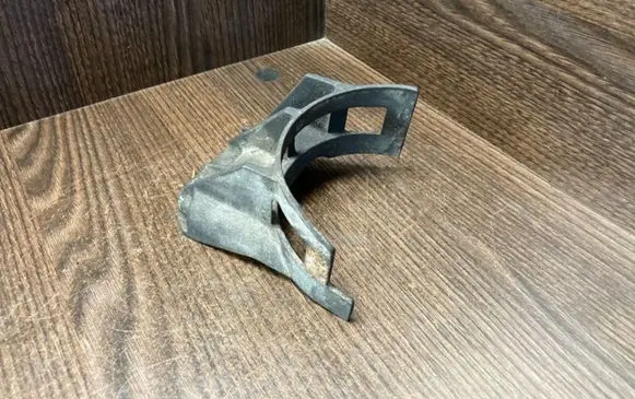 Iveco Daily 4th gen Engine mounting bracket 504090981