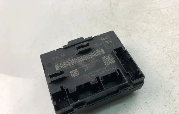 Volkswagen Golf VII Other control units/modules 5Q0959393E