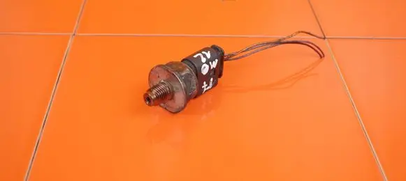Mercedes-Benz Sprinter W906 Fuel pressure sensor A0235455226 651955