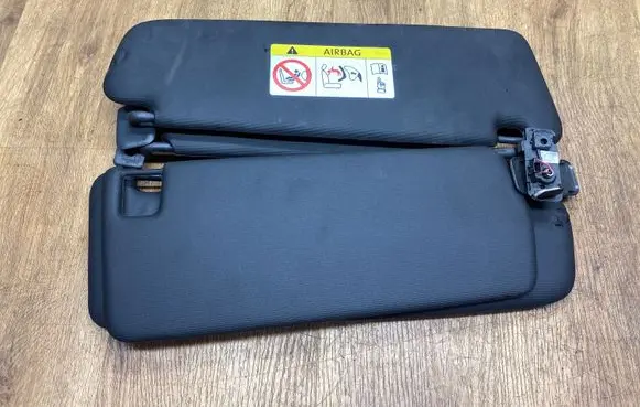 Volkswagen Touareg II Sun visor 7P0857551N 0205174564S