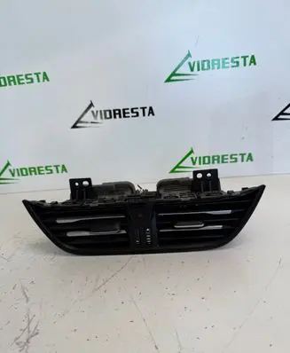 Ford Focus Dash center air vent grill JX7B19K617AG