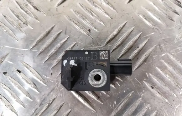Opel Zafira C Airbag deployment crash/impact sensor 13504470