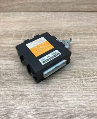 Toyota Corolla Verso AR10 Alarm control unit/module 081900F810