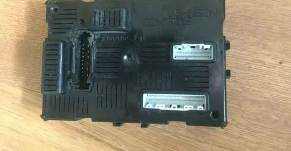 Nissan Note (E11) Comfort/convenience module 284B2EM01E BCML2NAC