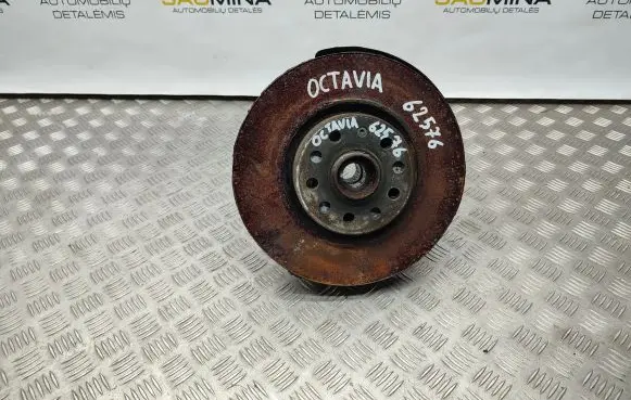 Front wheel hub