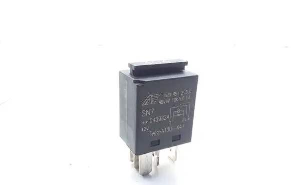 Volkswagen Golf V Hazard warning light relay 7M0951253C 95VW10K705EA