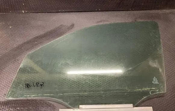Mercedes-Benz ML W163 Front door window glass four-door A1637200118 DOT376 43R008010
