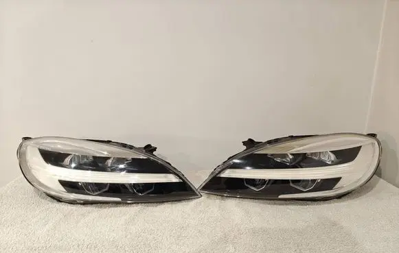 Volvo V40 Headlights/headlamps set 31677019 31677018 107200152882