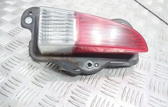 Hyundai Elantra Tailgate rear/tail lights 924022D